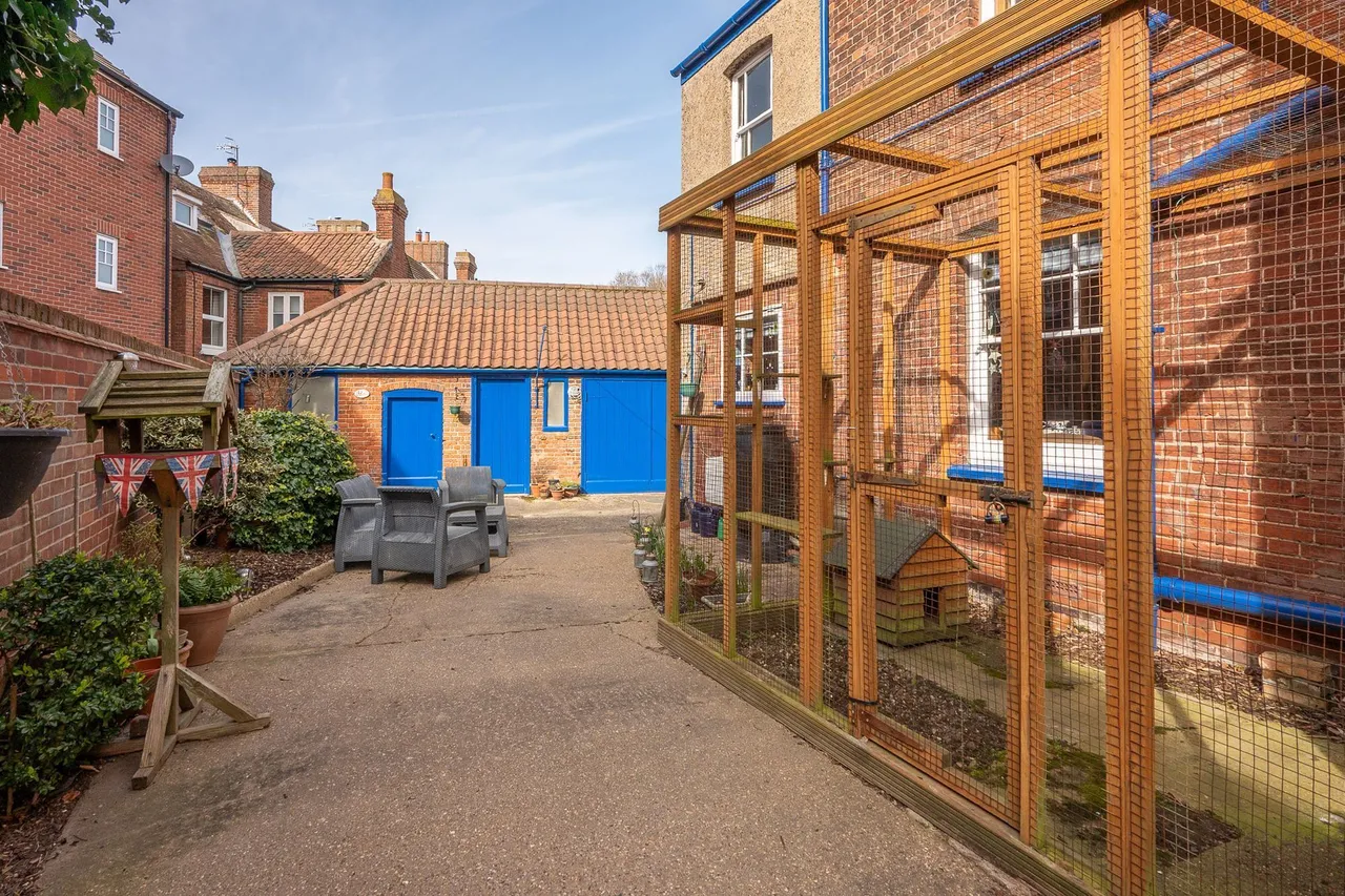 Characterful Family Home Moments from, photo 16