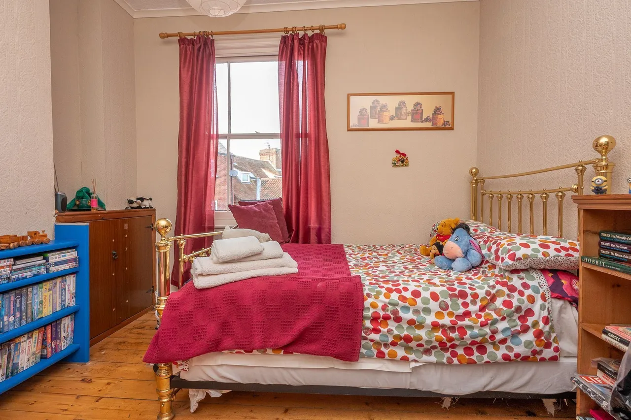 Characterful Family Home Moments from, photo 9