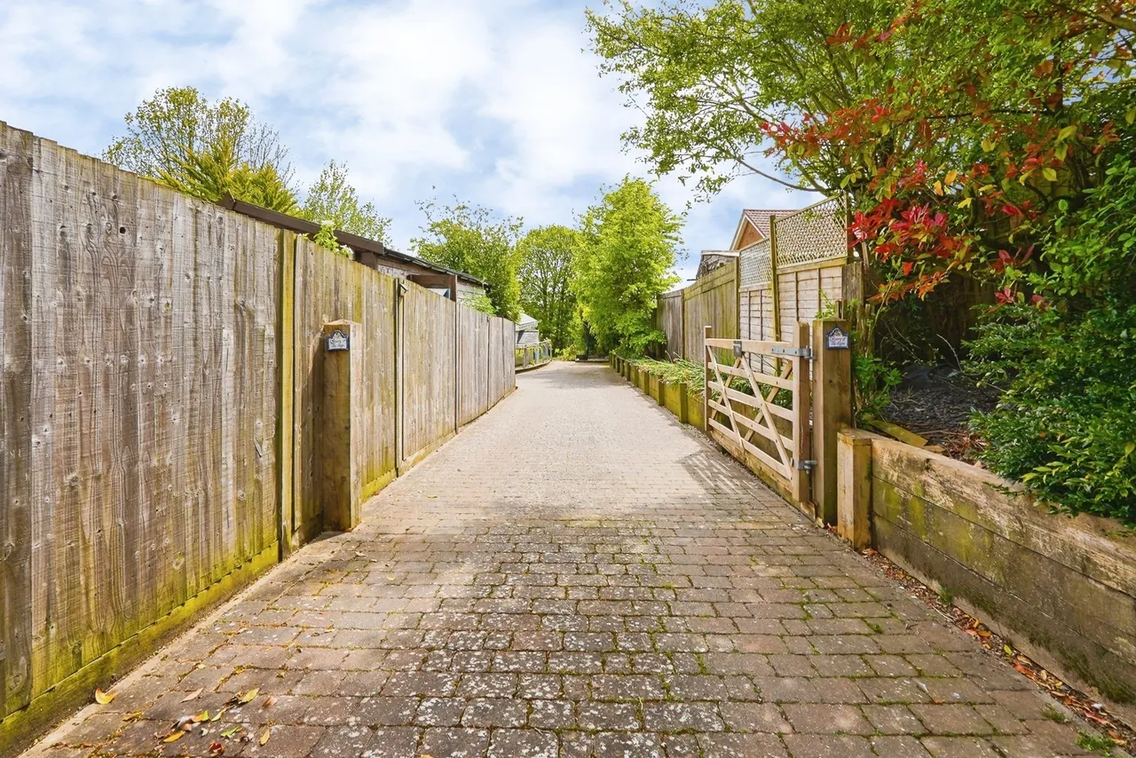 Mill Lane, Shepherdswell, Dover, Kent, CT15, photo 31