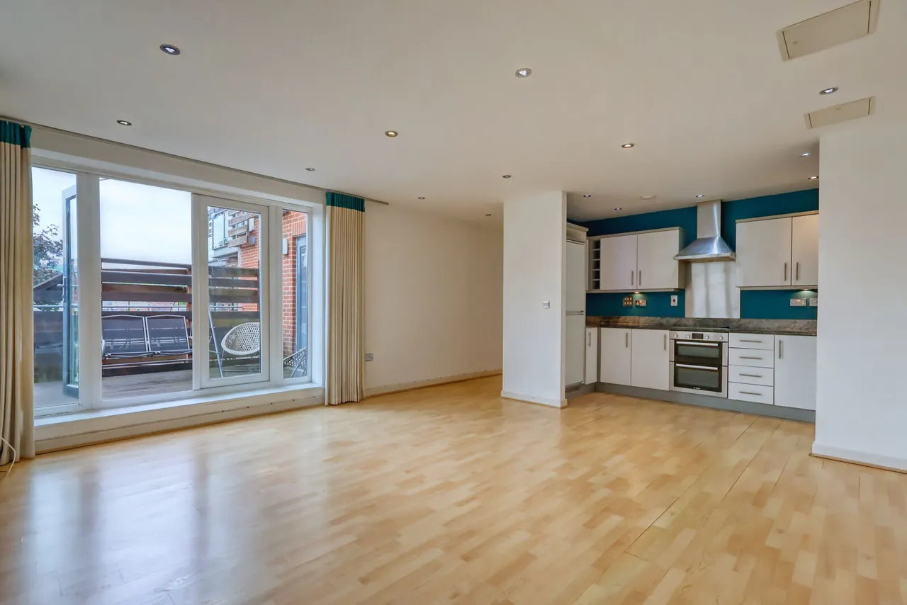 Castle Street, High Wycombe, HP13, photo 6