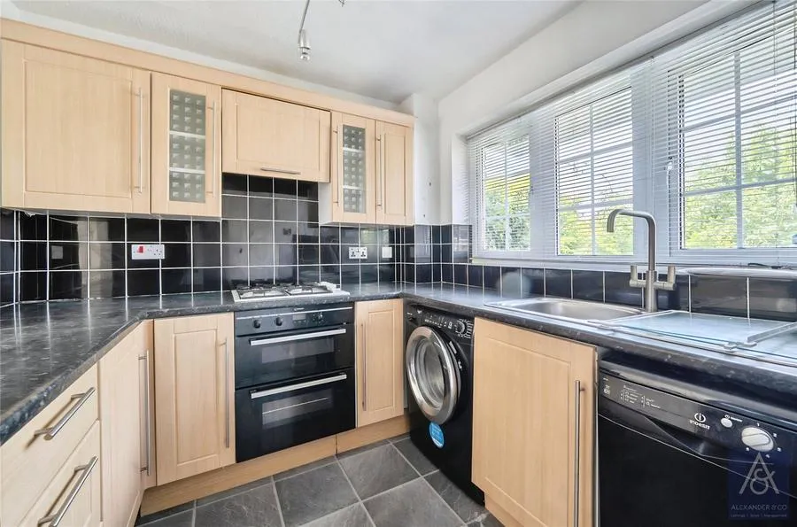 Krohn Close, Buckingham, MK18, photo 13
