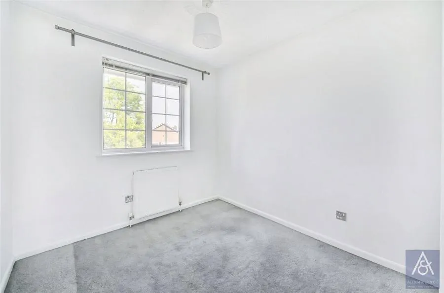 Krohn Close, Buckingham, MK18, photo 11