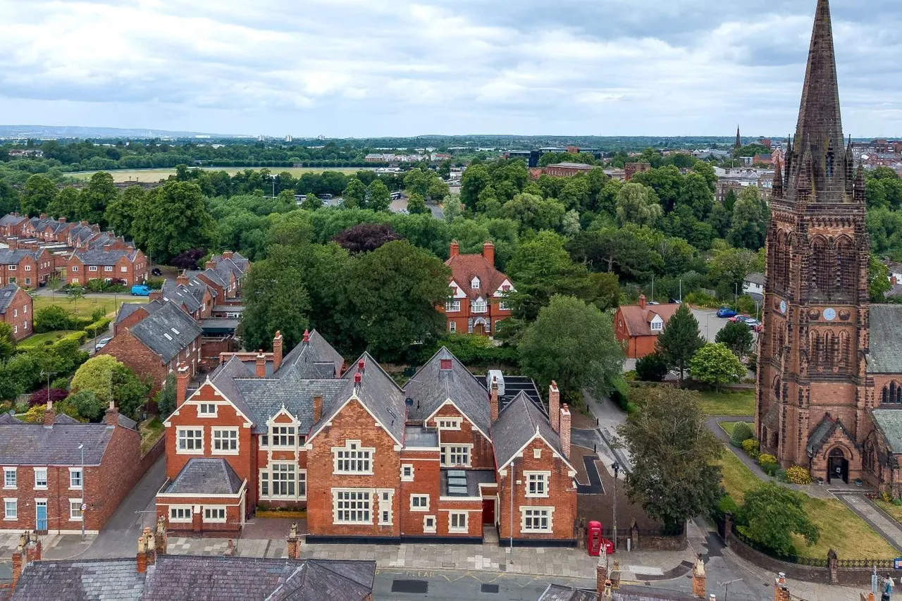 Overleigh Road, Chester, Cheshire, CH4 7HL, photo 9