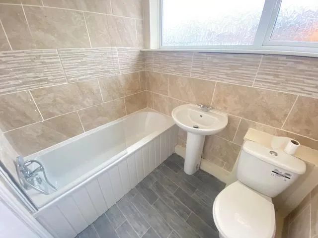 Wath Road, Wombwell, BARNSLEY, photo 12