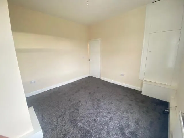 Wath Road, Wombwell, BARNSLEY, photo 10