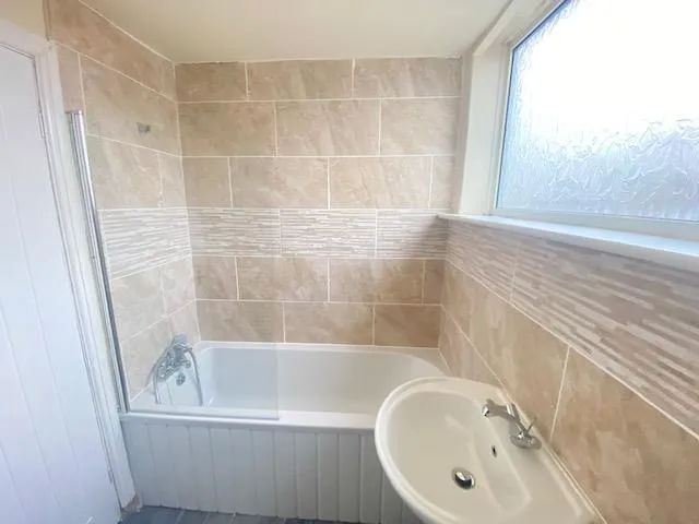 Wath Road, Wombwell, BARNSLEY, photo 11