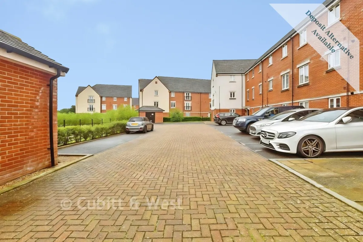 Cornwell Avenue, RH10, photo 8