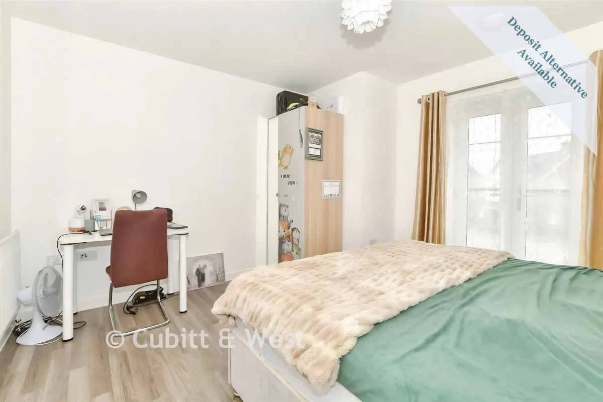 Cornwell Avenue, RH10, photo 7