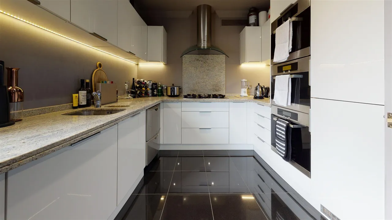 Roebuck Heights, Buckhurst Hill, photo 4