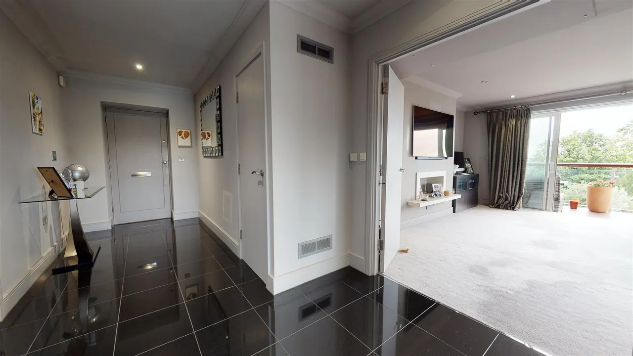 Roebuck Heights, Buckhurst Hill, photo 6