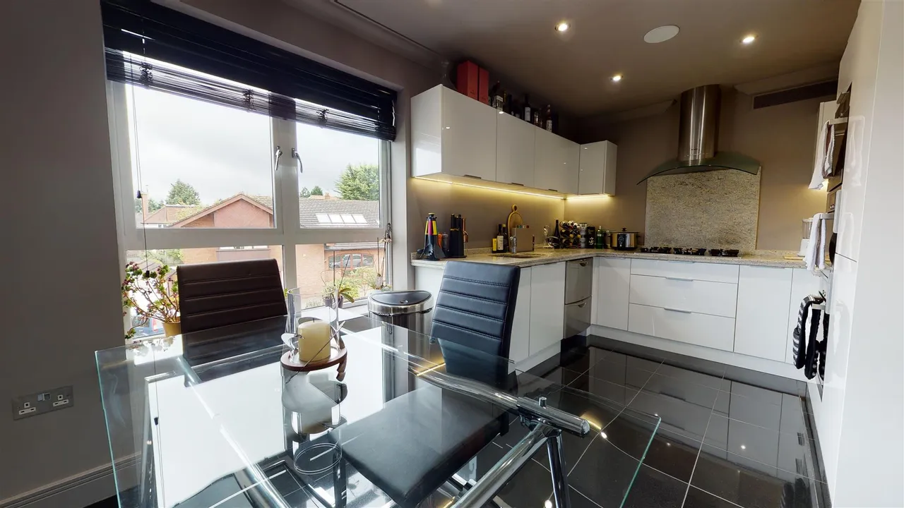 Roebuck Heights, Buckhurst Hill, photo 5