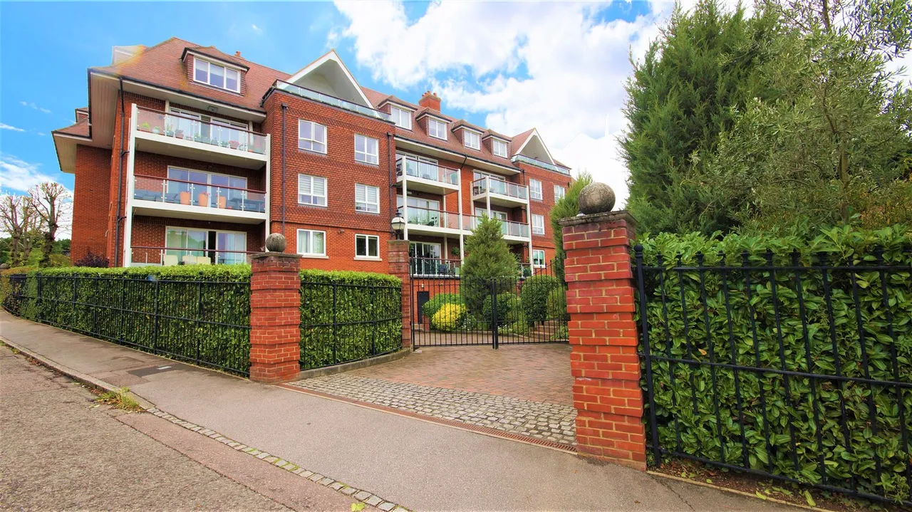 Roebuck Heights, Buckhurst Hill, photo 2