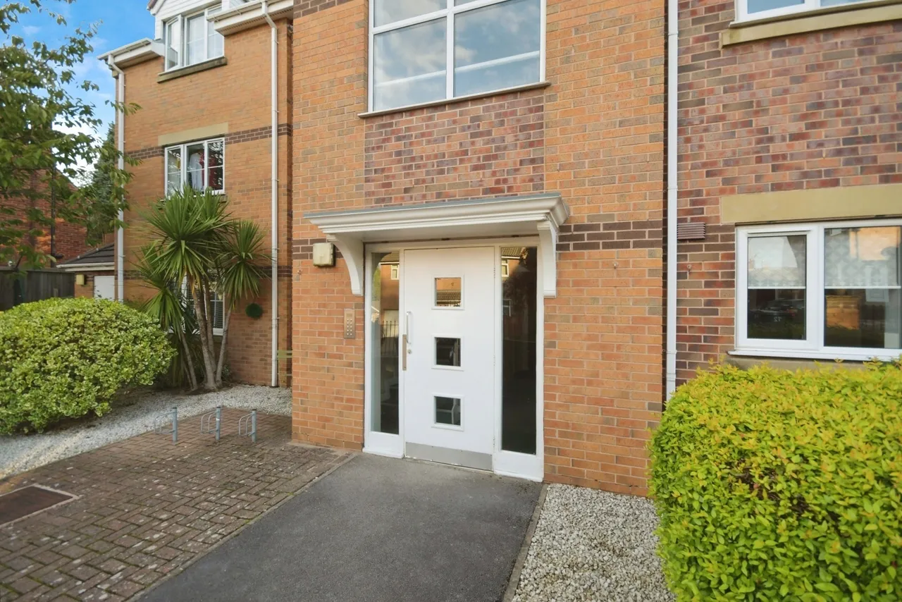 Tadcaster Road, Sheffield, South Yorkshire, S8, photo 4