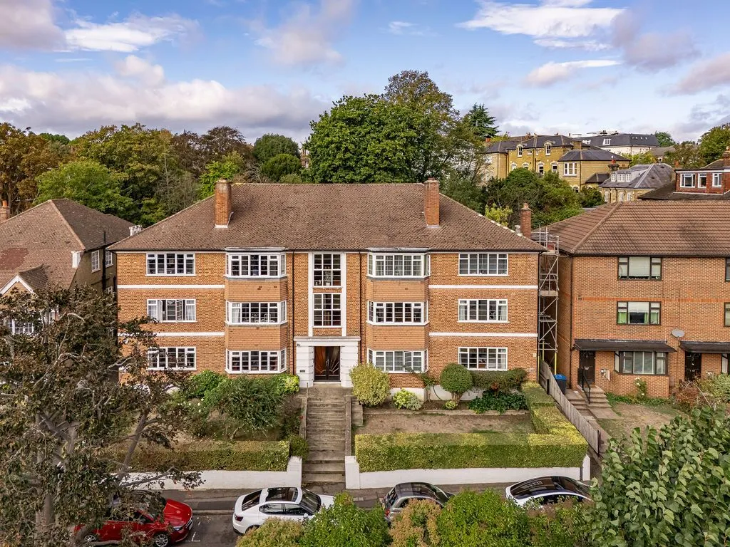 Lymington Court, Wimbledon, SW19, photo 15