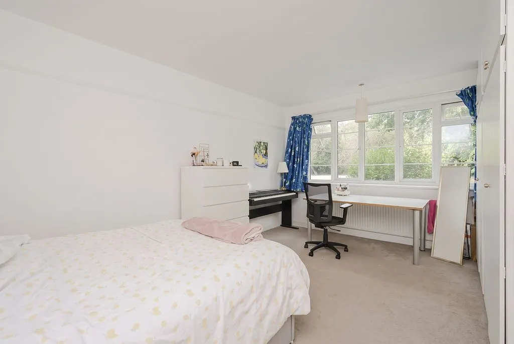 Lymington Court, Wimbledon, SW19, photo 7