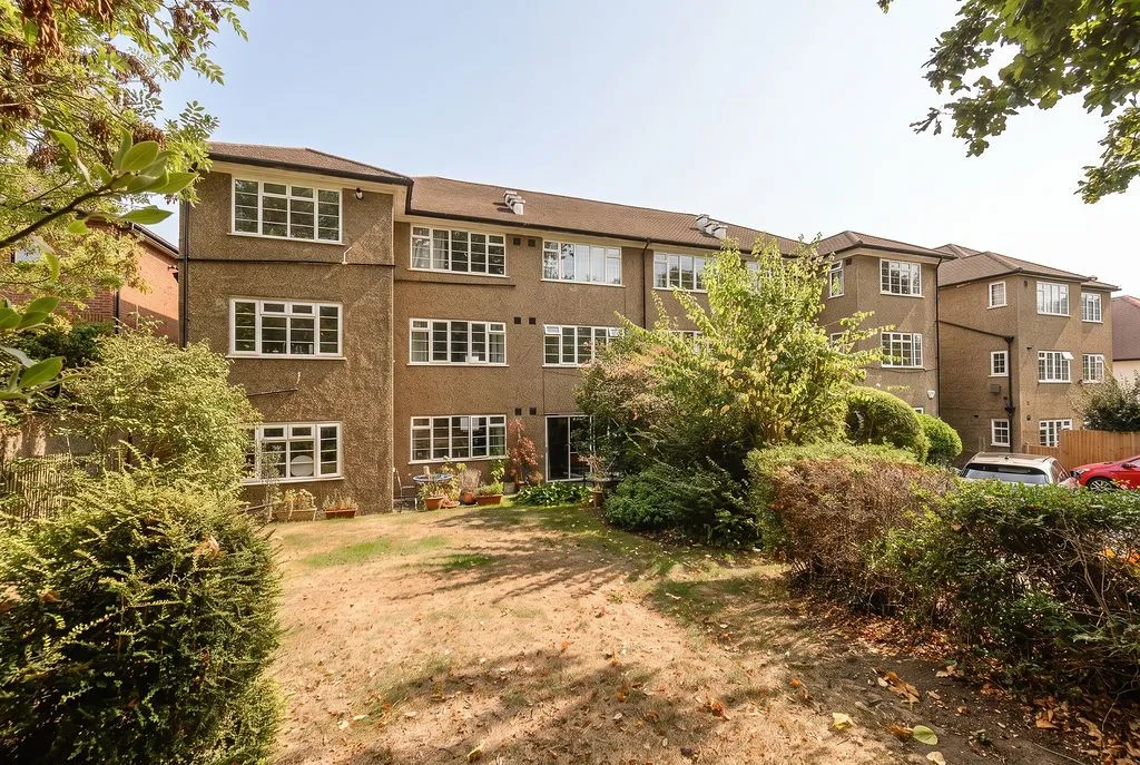 Lymington Court, Wimbledon, SW19, photo 12