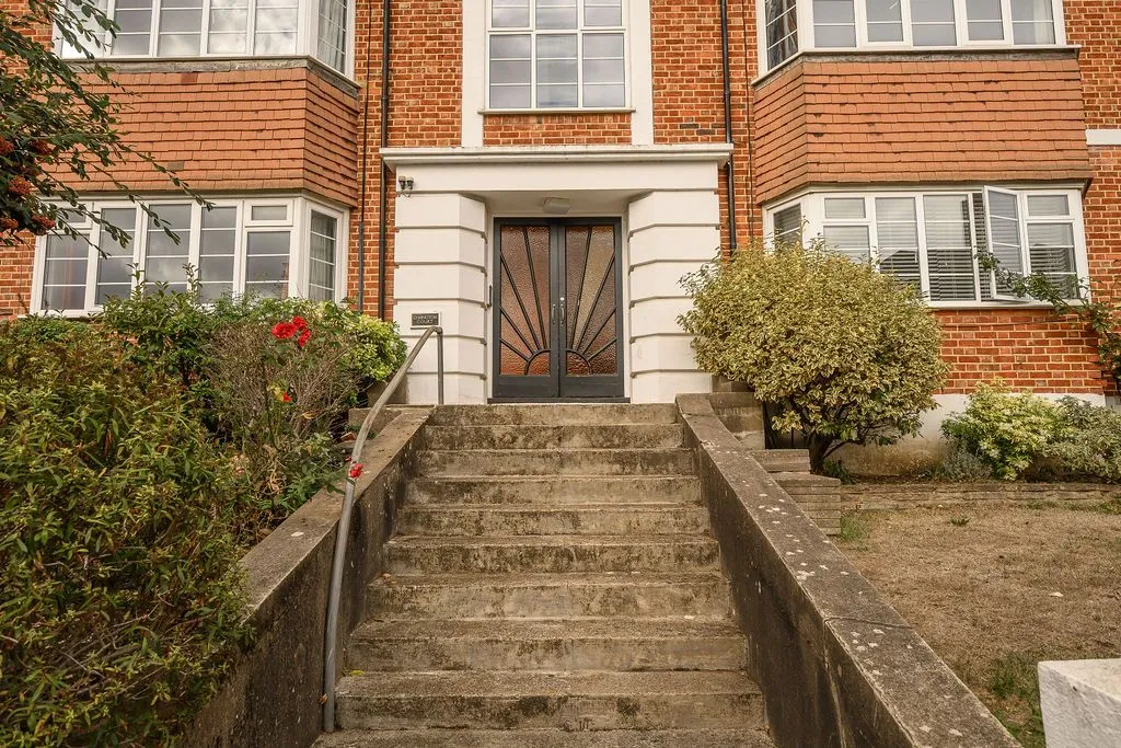 Lymington Court, Wimbledon, SW19, photo 14