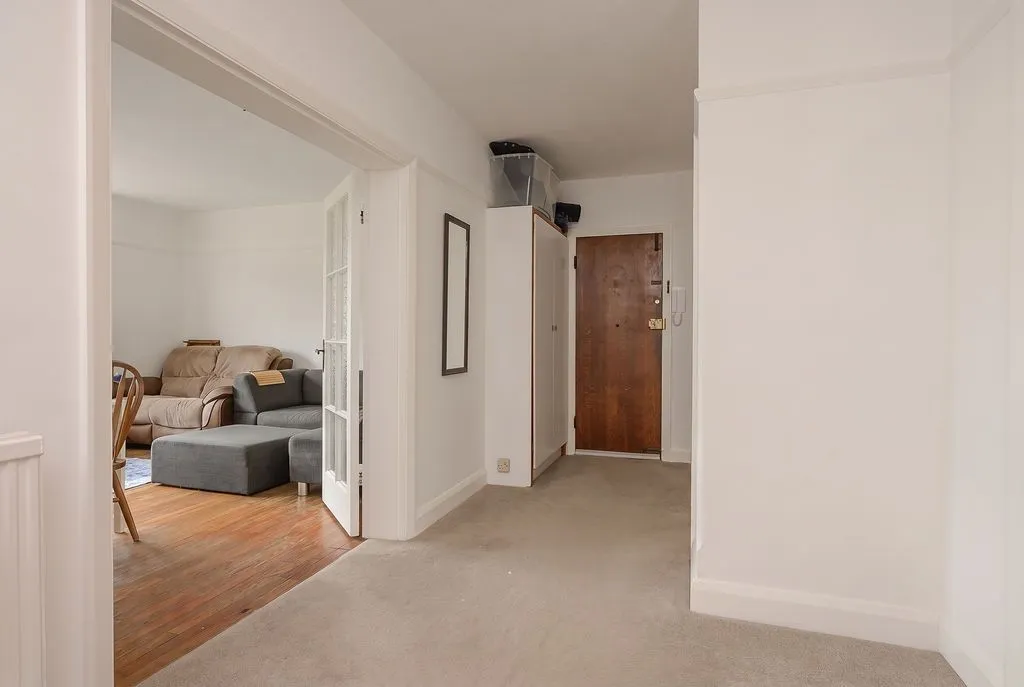 Lymington Court, Wimbledon, SW19, photo 10