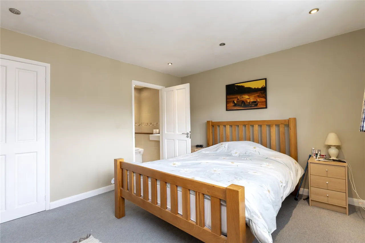Tudor Close, Grayshott, GU26, photo 22