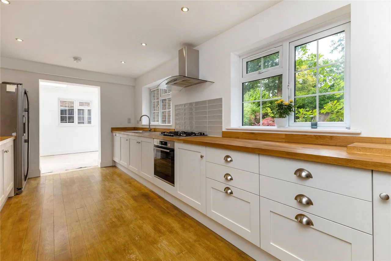 Tudor Close, Grayshott, GU26, photo 9