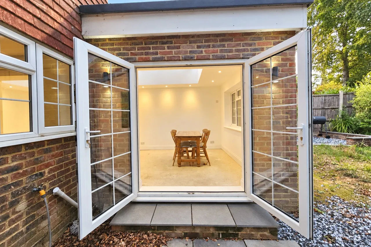 Tudor Close, Grayshott, GU26, photo 14