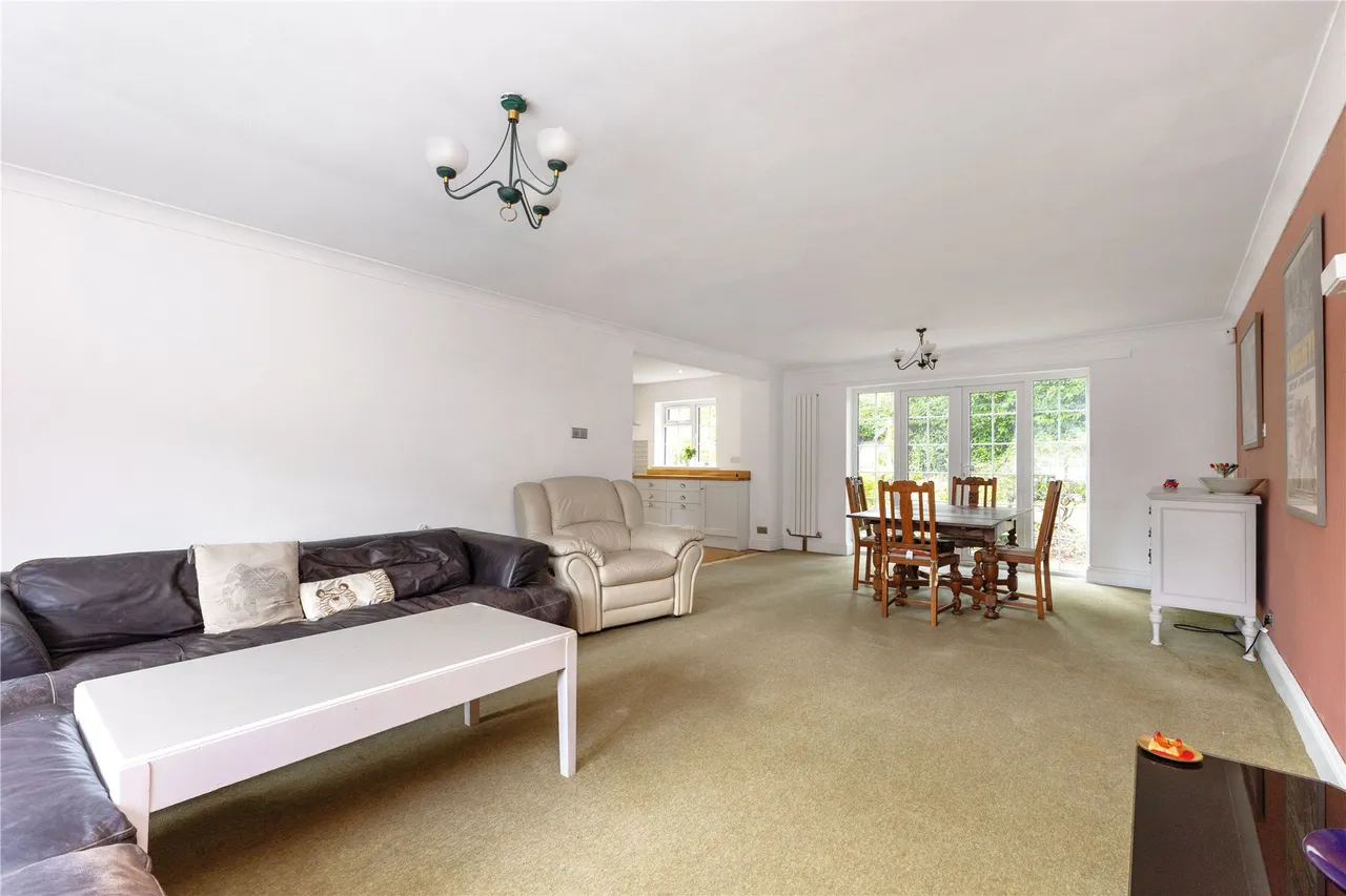 Tudor Close, Grayshott, GU26, photo 2