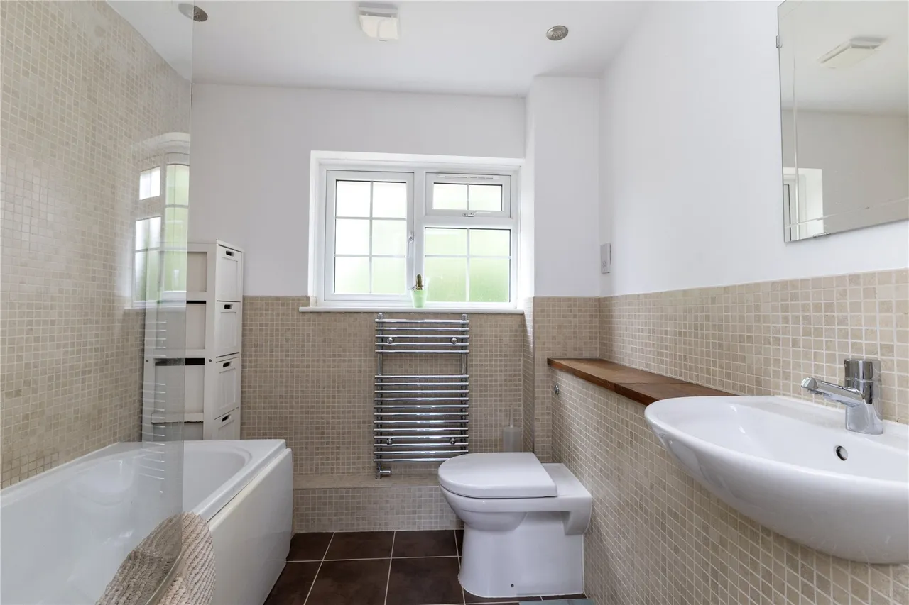 Tudor Close, Grayshott, GU26, photo 27