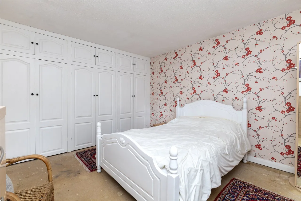 Tudor Close, Grayshott, GU26, photo 25