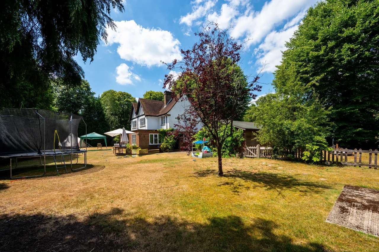 1 Conford Drive, Guildford, photo 5