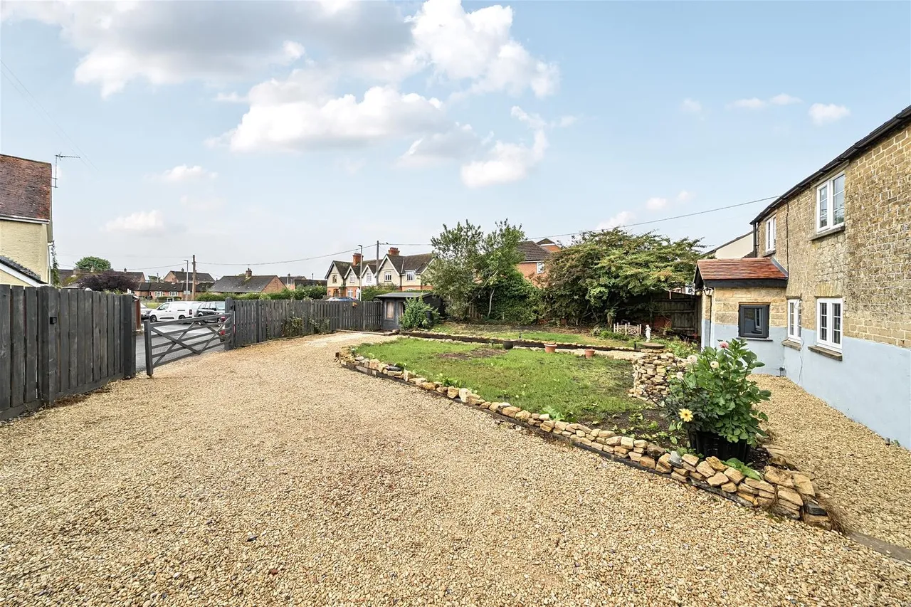 Peacemarsh, Gillingham, Dorset SP8 4ET, photo 16