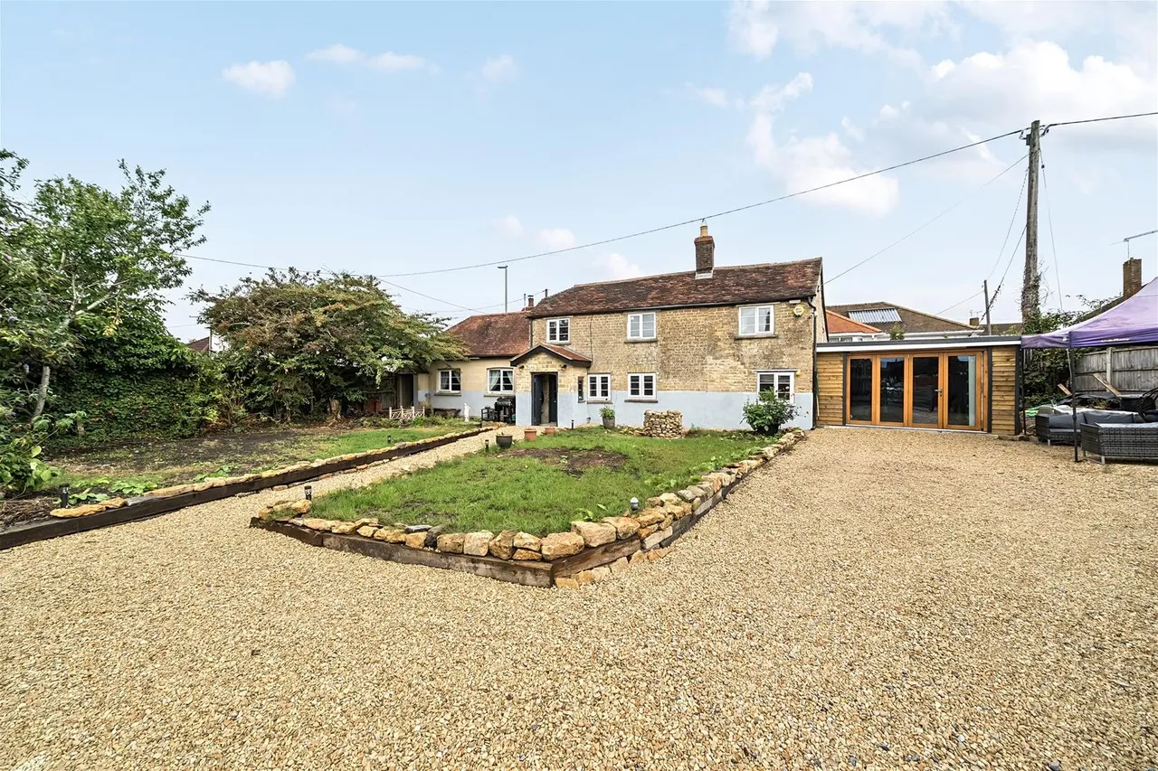 4 bed house for sale — Peacemarsh, Gillingham, Dorset SP8 4ET