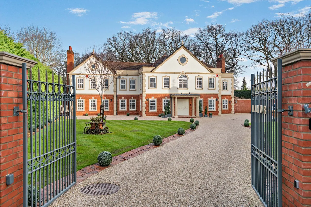 6 bed house for sale — Wood Way, Orpington, Kent, BR6 8LS