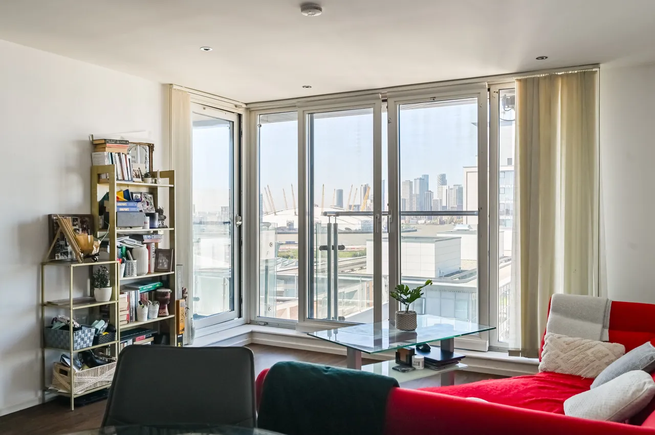 2 bed flat for sale, London, E16