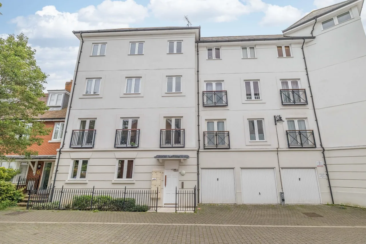 2 bed flat for sale, Old Watling Street, Canterbury, CT1