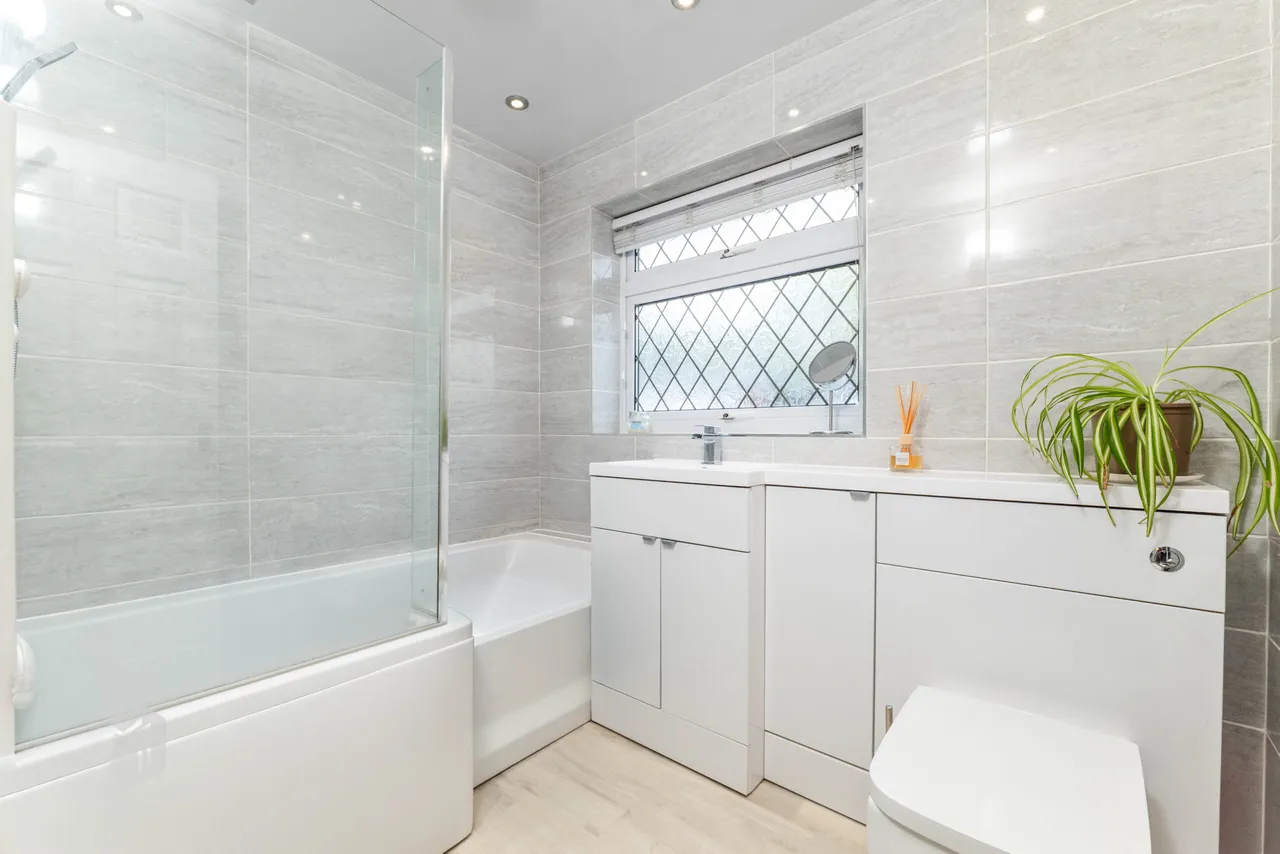 Meadowcroft, Radcliffe, M26, photo 22