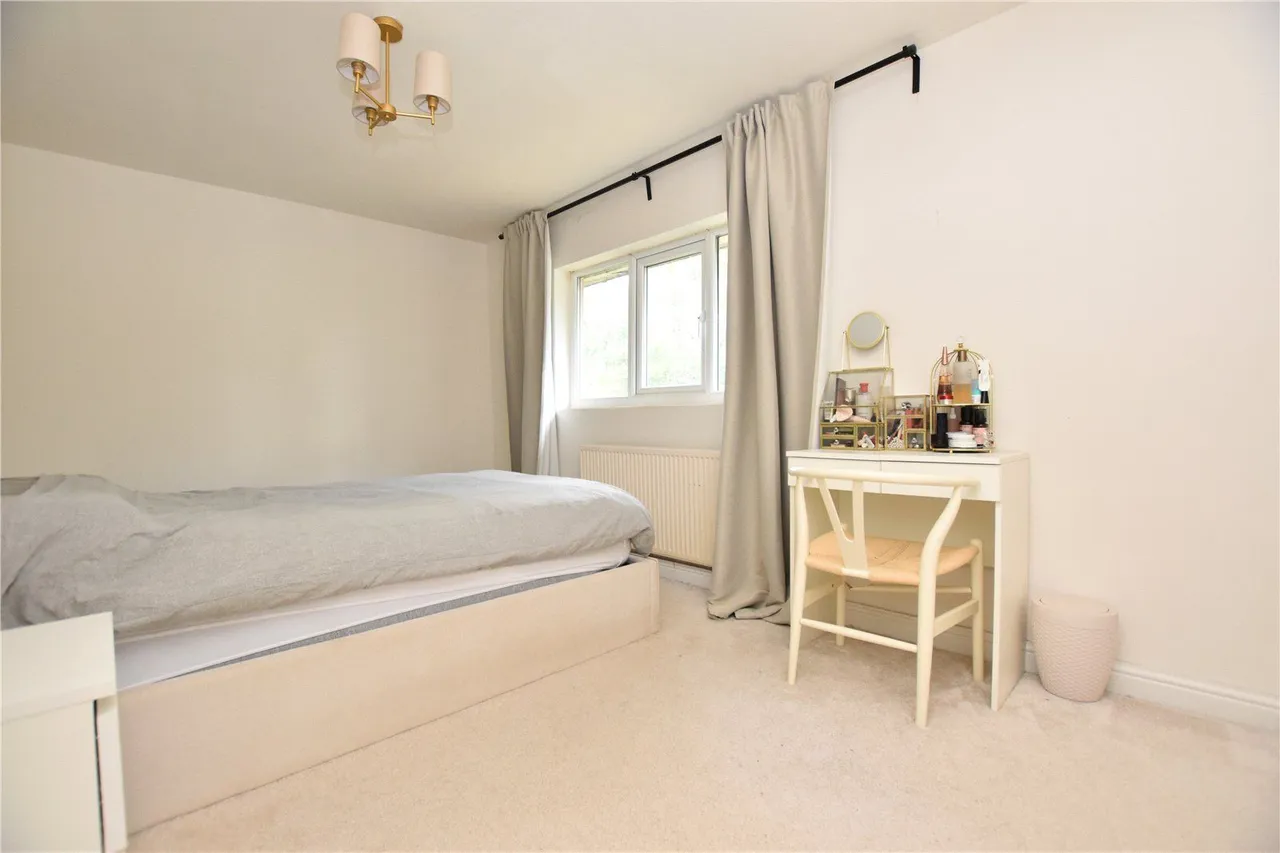 Manor Road, Churwell, LS27, photo 6