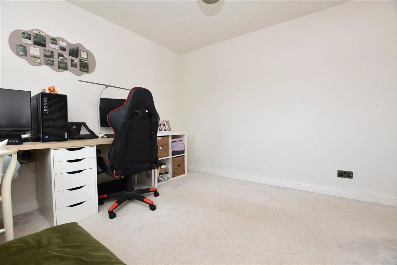 Manor Road, Churwell, LS27, photo 16