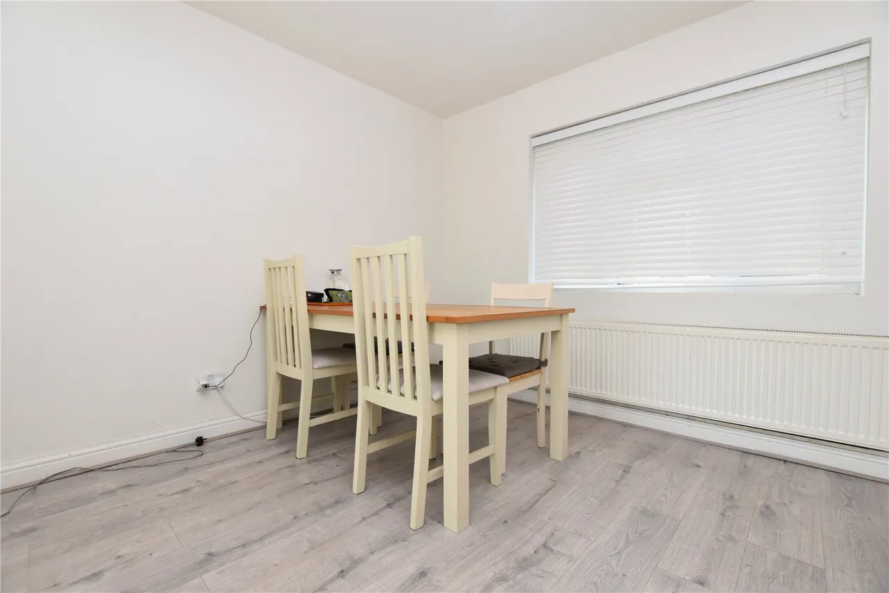 Manor Road, Churwell, LS27, photo 13