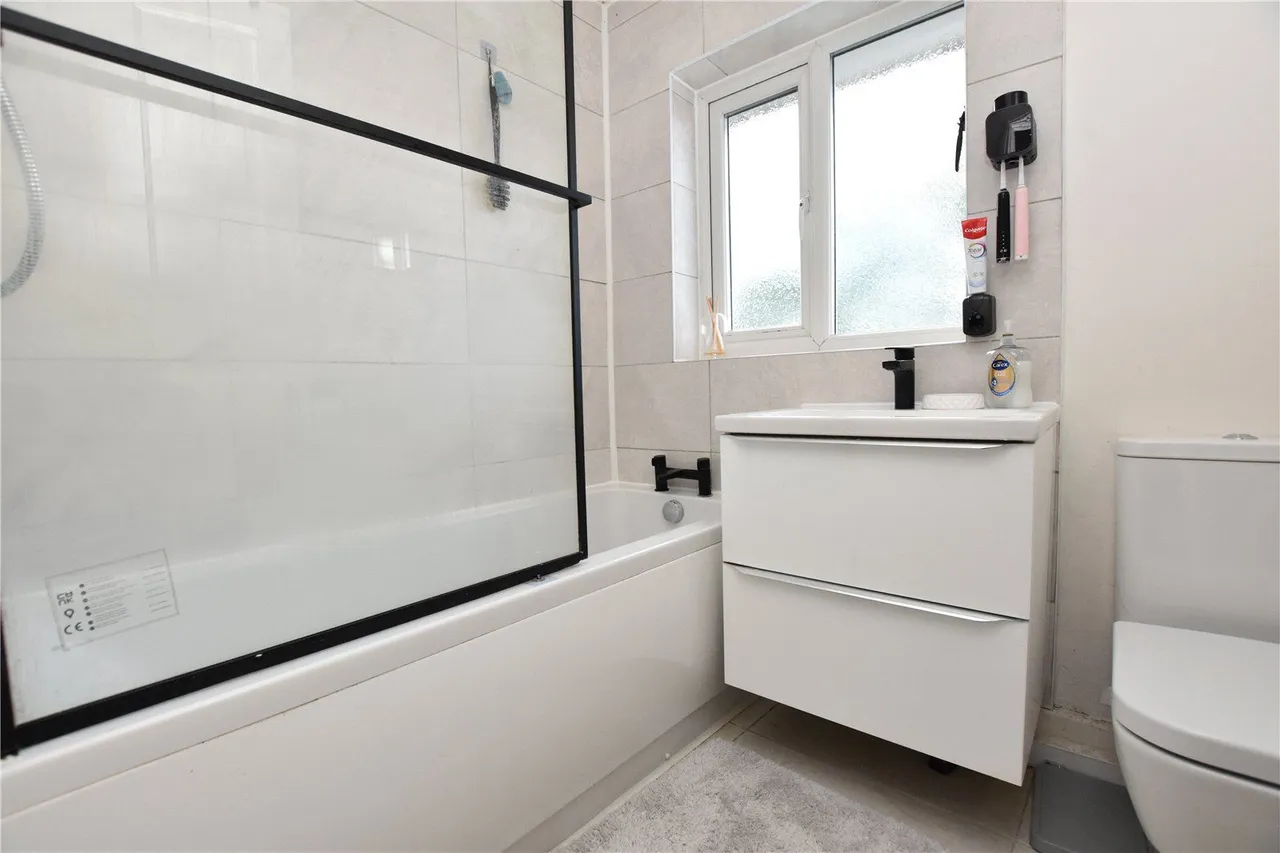 Manor Road, Churwell, LS27, photo 8