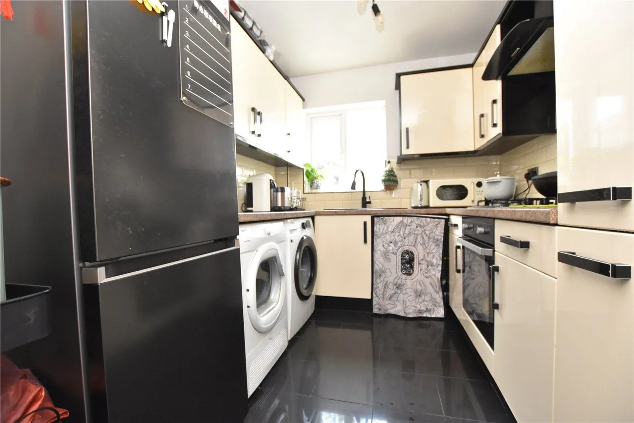 Manor Road, Churwell, LS27, photo 11