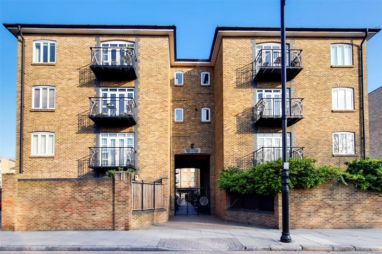 2 bed flat to rent — Empire Wharf, 235 Old Ford Road, London, E3