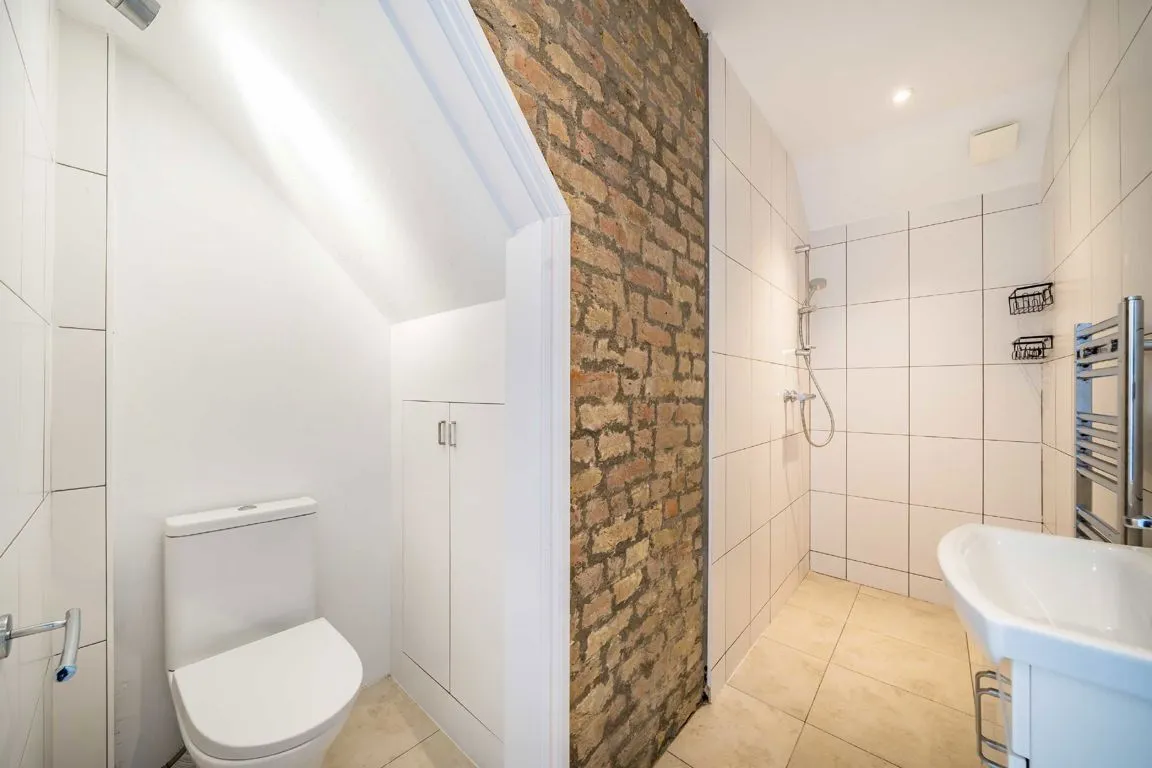 Strathville Road, SW18, photo 5