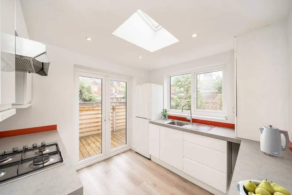 Strathville Road, SW18, photo 3
