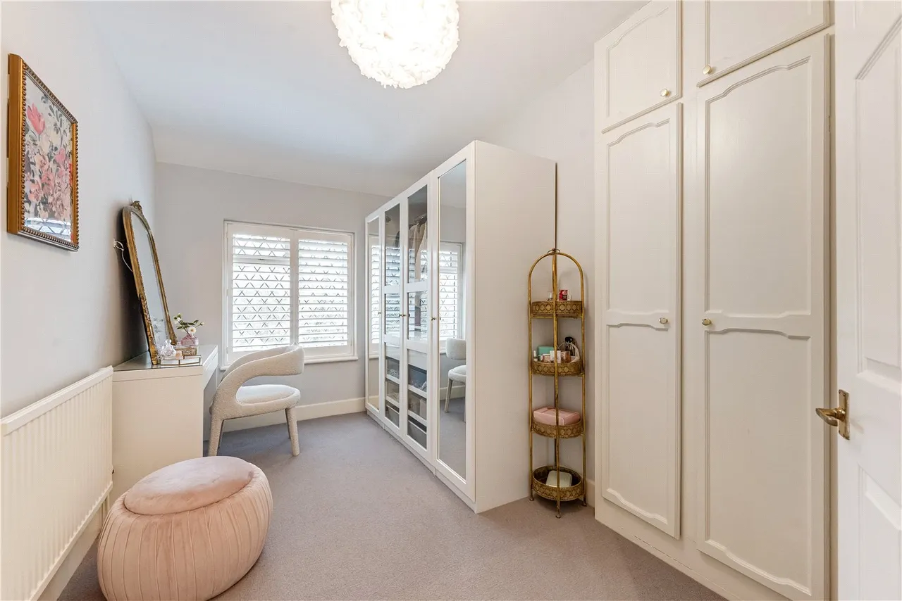 Hensting Lane, Fishers Pond, SO50, photo 18