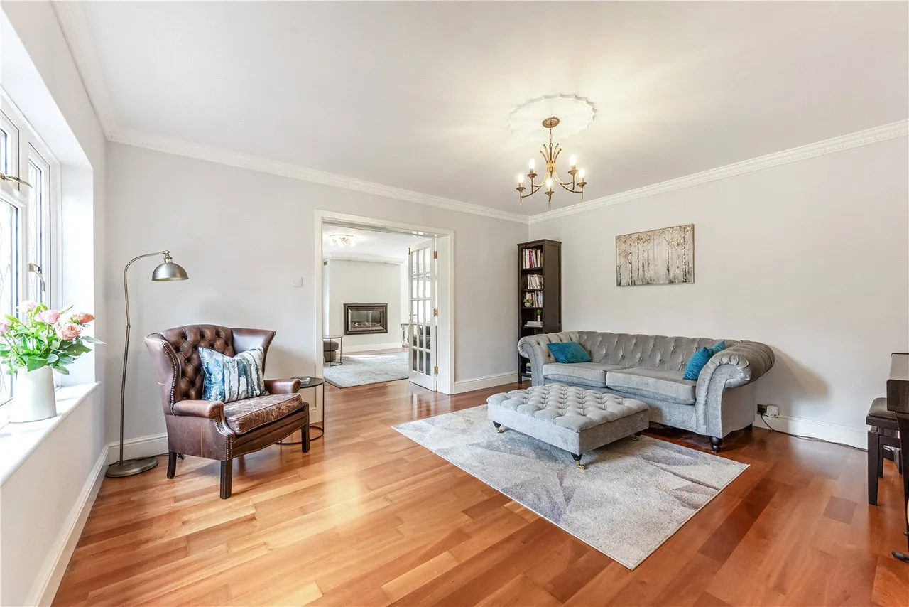Hensting Lane, Fishers Pond, SO50, photo 9