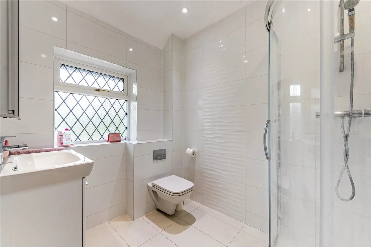 Hensting Lane, Fishers Pond, SO50, photo 20