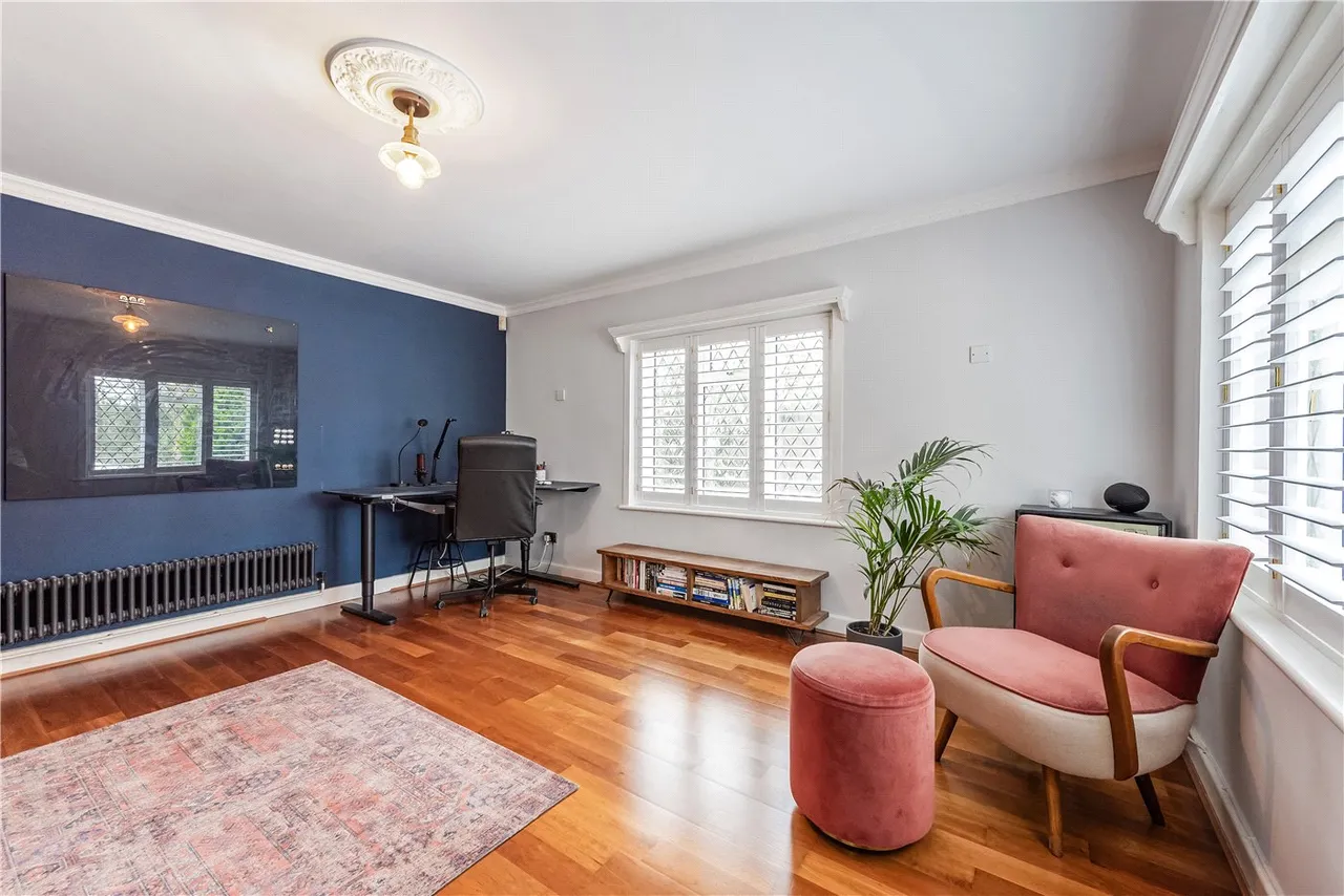 Hensting Lane, Fishers Pond, SO50, photo 14