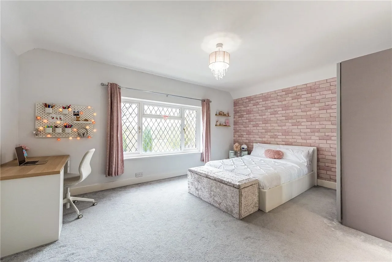 Hensting Lane, Fishers Pond, SO50, photo 19