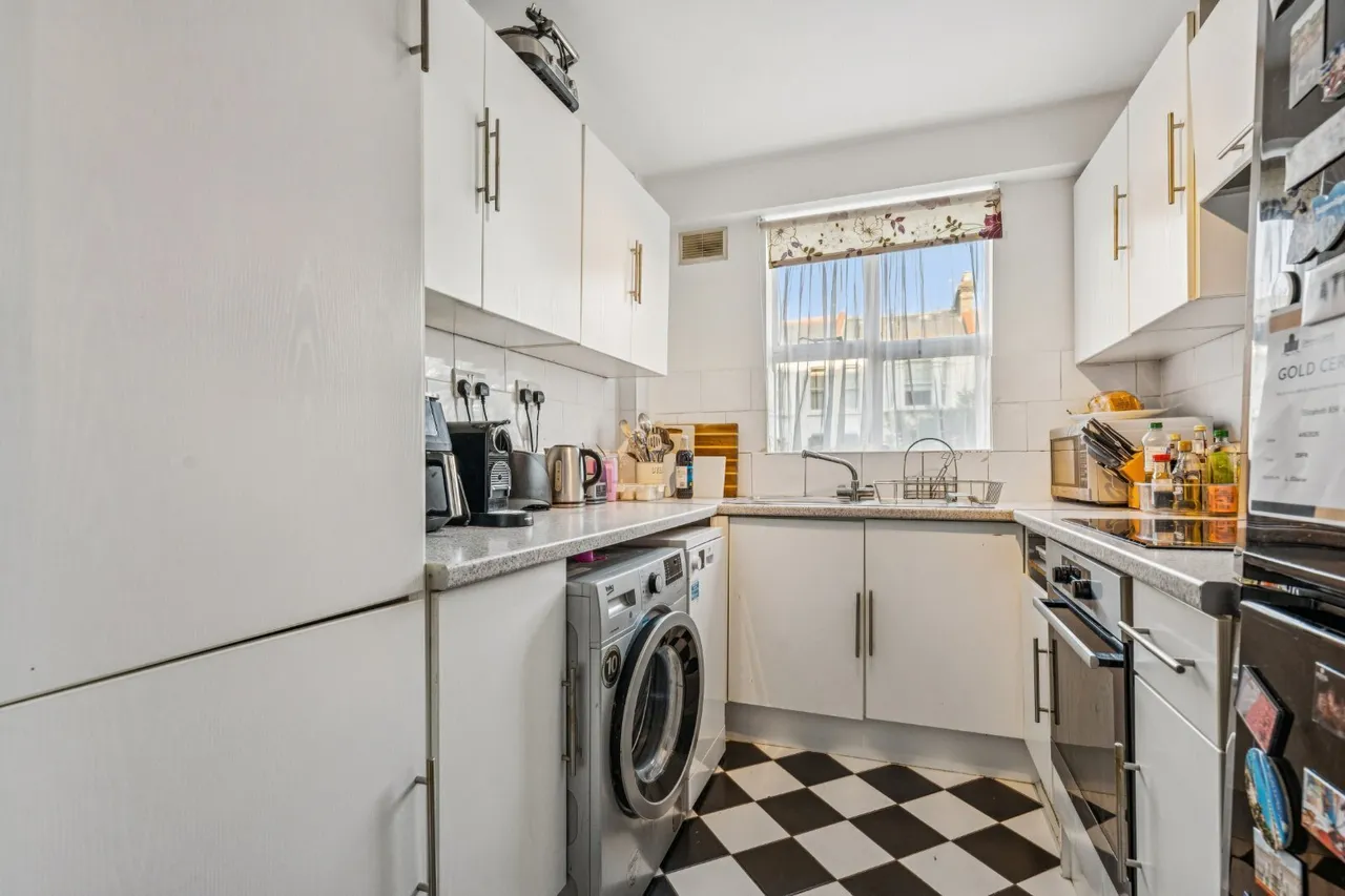 Sutton Lane North, London, W4, photo 5