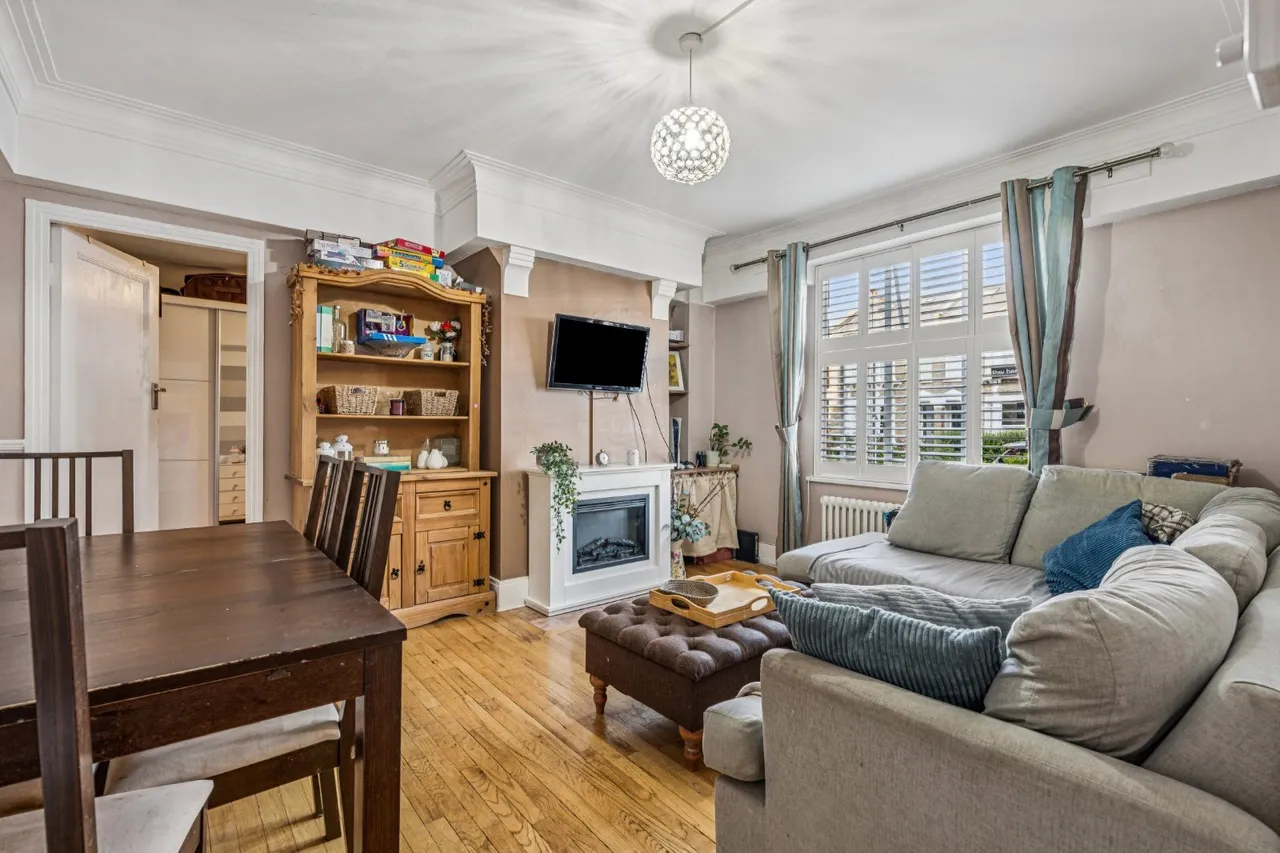 Sutton Lane North, London, W4, photo 4